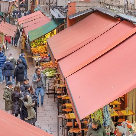 Guesthost - Sognando Flat * 博洛尼亚